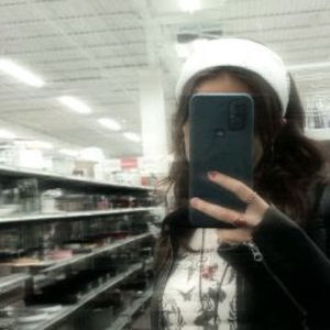 Meet your Posher, Manuela